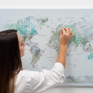 Carte du monde précise, grande impression murale de carte de voyage, carte détaillée du globe politique, affiche d'art de la carte, carte de voyageur personnalisée, cadeau d'anniversaire