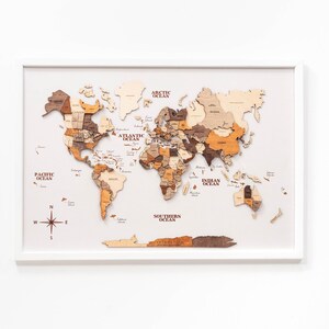 Drewniana tablica korkowa Sztuka podróżnicza, Rustykalna mapa świata z korka, Odkryj sztukę świata, Naturalna dekoracja ścienna, Ręcznie robiona minimalistyczna mapa, Prezent dla druhny