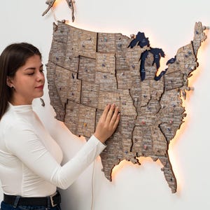 Carte des États-Unis avec punaises avec rétroéclairage LED, punaises de carte de voyage, art mural décoration d'intérieur, cadeau pour une nouvelle maison, cadeau d'anniversaire de mari, profitez du bois