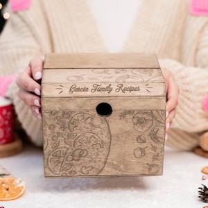 Regalo di compleanno per la mamma, scatola di raccolta ricette, scatola di schede ricette personalizzate, regalo di cucina per la casa per hostess, scatola di ricette in legno con divisori