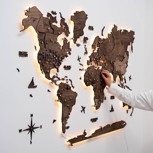 LED Weltkarte Pin, beleuchtete Wandkarte, rustikale Wohnkultur, personalisierte Reisekarte, Holzwandkunst, Housewarming Geschenk, Geburtstagsgeschenk
