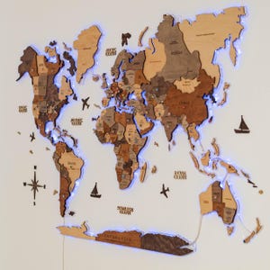 LED Weltkarte Wand Kunst aus Holz Reise Dekor Push Pin Karte personalisierte Geschenk für Reisende Home Office Rustikales Design Genießen Sie den Wald