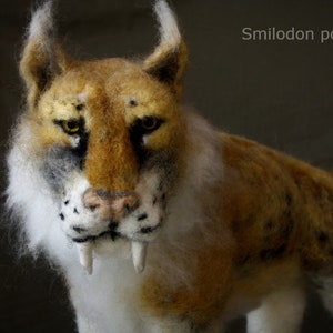Sabre toothed tiger, smilodon, needle felting tiger sculpture, needle felting lion