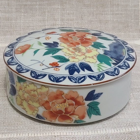 Vintage Handpainted Japan Porcelain Jewlery Box w… - image 2