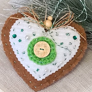 Handmade Felt Large Heart Ornaments with White Icing Felt Hearts Christmas felt ornaments two sided Gingerbread hearts Green trim
