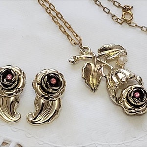 Vintage Neckalce Set Pink Rhinestone and Pearl Rose Necklace and Clip on Earrings Rose Jewelry Chain Necklace Rose Penant