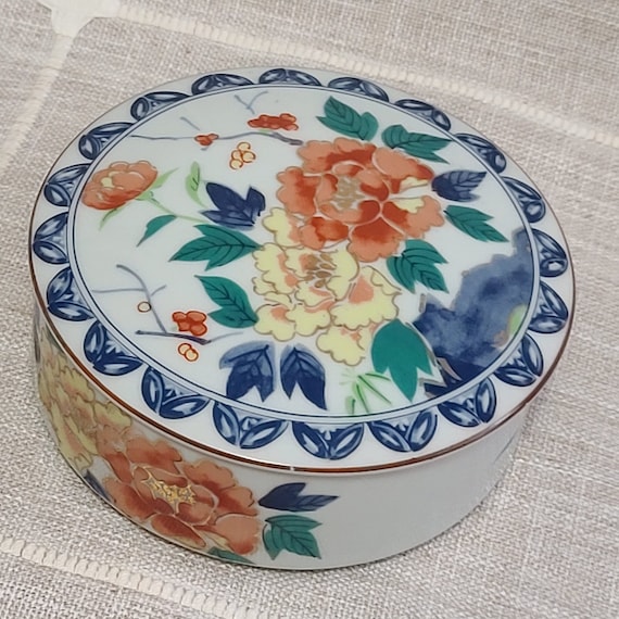 Vintage Handpainted Japan Porcelain Jewlery Box w… - image 1