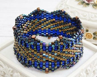 Handcrafted Miyuki Glass Beaded Bangle Bracelet, Peyote Stitch