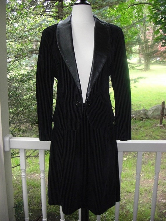 Vintage 2 pc Set Roger Van S Vintage Leather & Vel