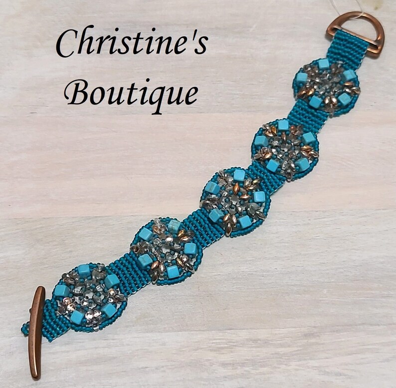 Handcrafted Bracelet, Turquoise Howlite Gemstone, Mineral Bracelet, Medallion Bracelet, Round Disk Bracelet, Howlite Stone Bracelet imagem 1