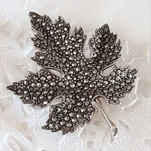 Stamped 925 Sterling Silver and Marcasite Maple Leaf Brooch, Marcasite Leaf Pin, Sterling Silver Leaf Pin, Fall Brooch, Autumn Leaf Brooch