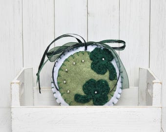 Handgemaakt vilten klaverornament, geborduurd St. Patrick's-decor