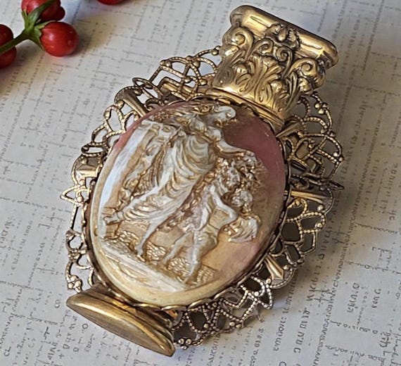 Jan Michaels San Francisco Signed Pin Retired Piece Figree Pin