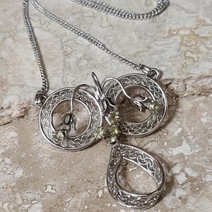 Vintage Sterling Silver & Peridot CZ Lily Choker Necklace Unique Necklace Silver Necklace Vintage Silver Peridot Green Cubic Zirconia Lilly