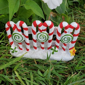 Fairy Holiday Fence, Mini Holiday Fence, Miniatures, Dollhouse, Mini Fence, Fairy Accessories, Mini Holiday Decor, Mini Candy Cane Fence