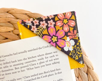 Floral Bookmark for Women, Bookworm Bookmark, Book Merch, Reading Gifts for Her, Book Club Gifts, Easter Basket Stuffers for Teenage Girls