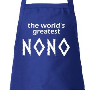 以下が含まれることがあります： 白いポケットと「the world's greatest NONO」という白い文字が書かれた青いエプロン