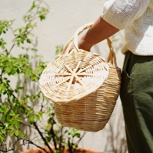 Portuguese cane basket with lid image 2