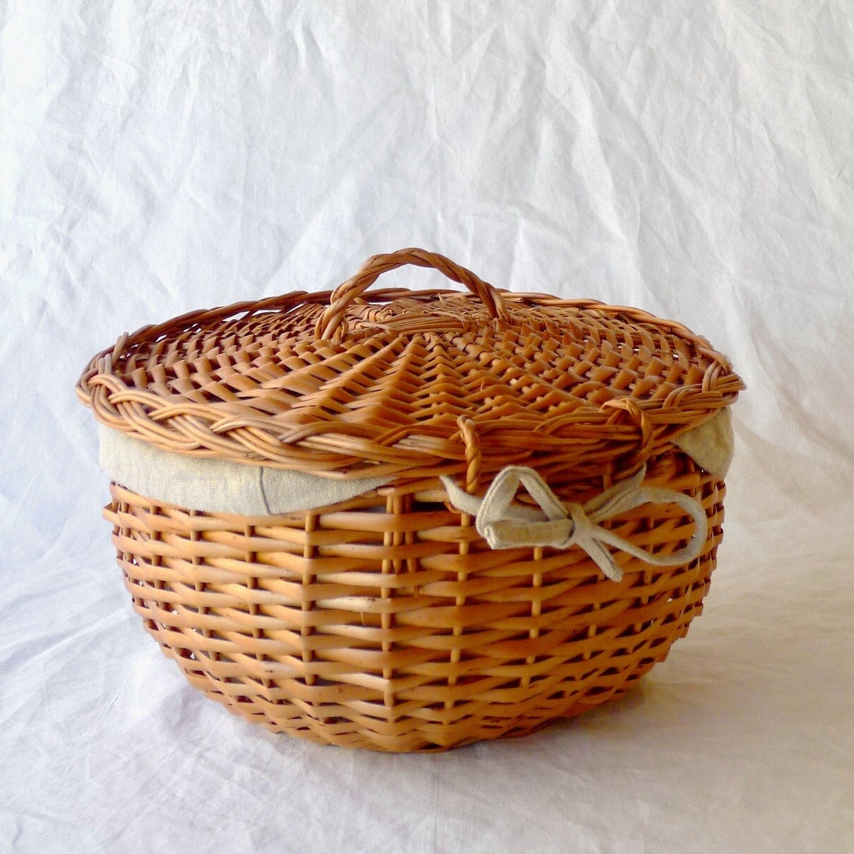 Wicker Bread Basket With Lid / Linen Lined Picnic Basket - Etsy