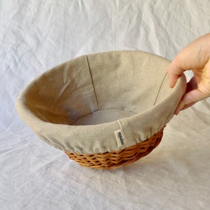 1.2kg round wicker banneton / Linen-lined proofing basket image 1