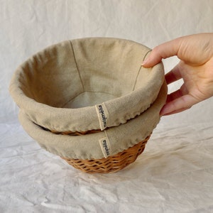 Set of 2 round bannetons / Linen-lined sourdough proofing baskets image 1