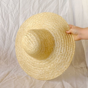 Traditional round unisex straw hat, many sizes image 4