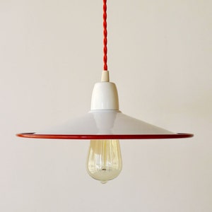 Emaille Pendelleuchte, Emaillelampe mit rotem Rand Prato, Inklusive Deckenrosette, montagefertig