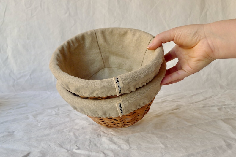 Set of 2 round bannetons / Linen-lined sourdough proofing baskets image 1