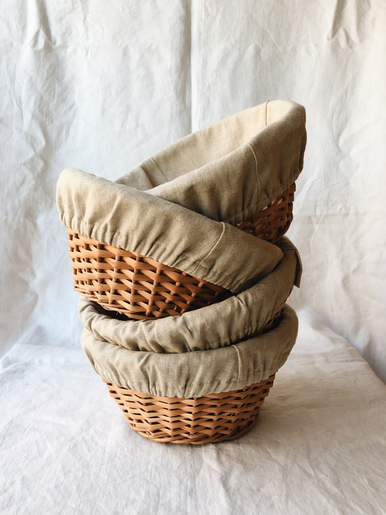 Set of 2 round bannetons / Linen-lined sourdough proofing baskets image 4