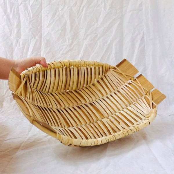 Traditional Portuguese wood basket 'Canastra'