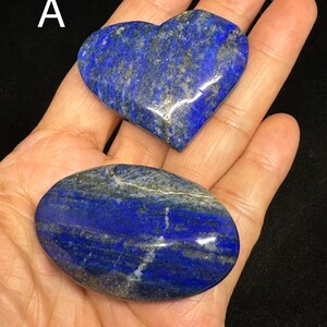 Conjunto de pedras de coração e palma lápis-lazúli, proteção de intuição, pedra dos sonhos com cartão de informações de cristal TA17