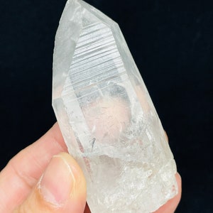 Quartz lémurien brut de 73 mm, maître guérisseur de la mine de Diamantina au Brésil V25X avec informations de carte de cristal