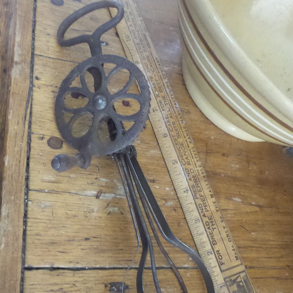 Antique EGG BEATER Cast Iron, Tin, 1904