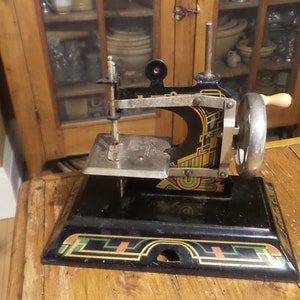 Antike Spielzeug NÄHMASCHINE, CASIGE Made in Germany, Art Deco, #116