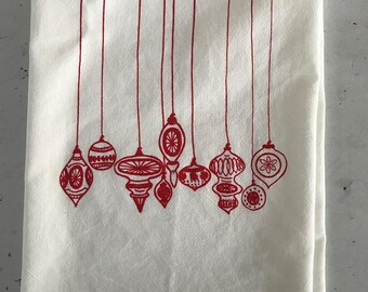 Christmas Tea Towel - Vintage Ornaments - Happy Holidays - Wreath - Christmas Decorations