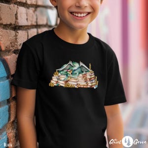 Jugendbuch Drache Shirt, Buch Sammler Jugend Shirt, Buch Drache Shirt, Bücherwurm Shirt, Buch Liebhaber Geschenk, Buch Shirt