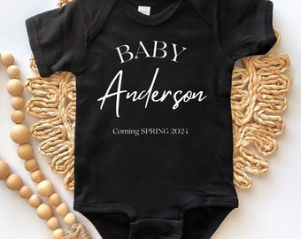 Custom Baby Announcement Outfit, Custom Baby Body Suit to Announce Pregnancy to Friends and Family.