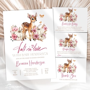 Puede incluir: Un juego de invitaciones para baby shower con un cervatillo, calabazas blancas y flores rosas. La tarjeta principal dice Fall in love with baby Henderson, en honor a Brianna Henderson el domingo 15 de nov. Incluye tarjetas a juego para regalos.
