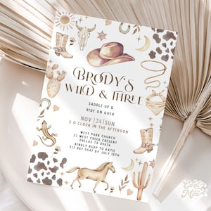 Inviti di compleanno MODIFICABILI Wild and Three, rustico Southern Country Cowboy Cowgirl Terzo compleanno Beige e marrone Download digitale JT1990