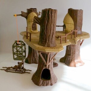 On SALE... Vintage Star Wars Ewok Village Of Return Of The Jedi / c 1983