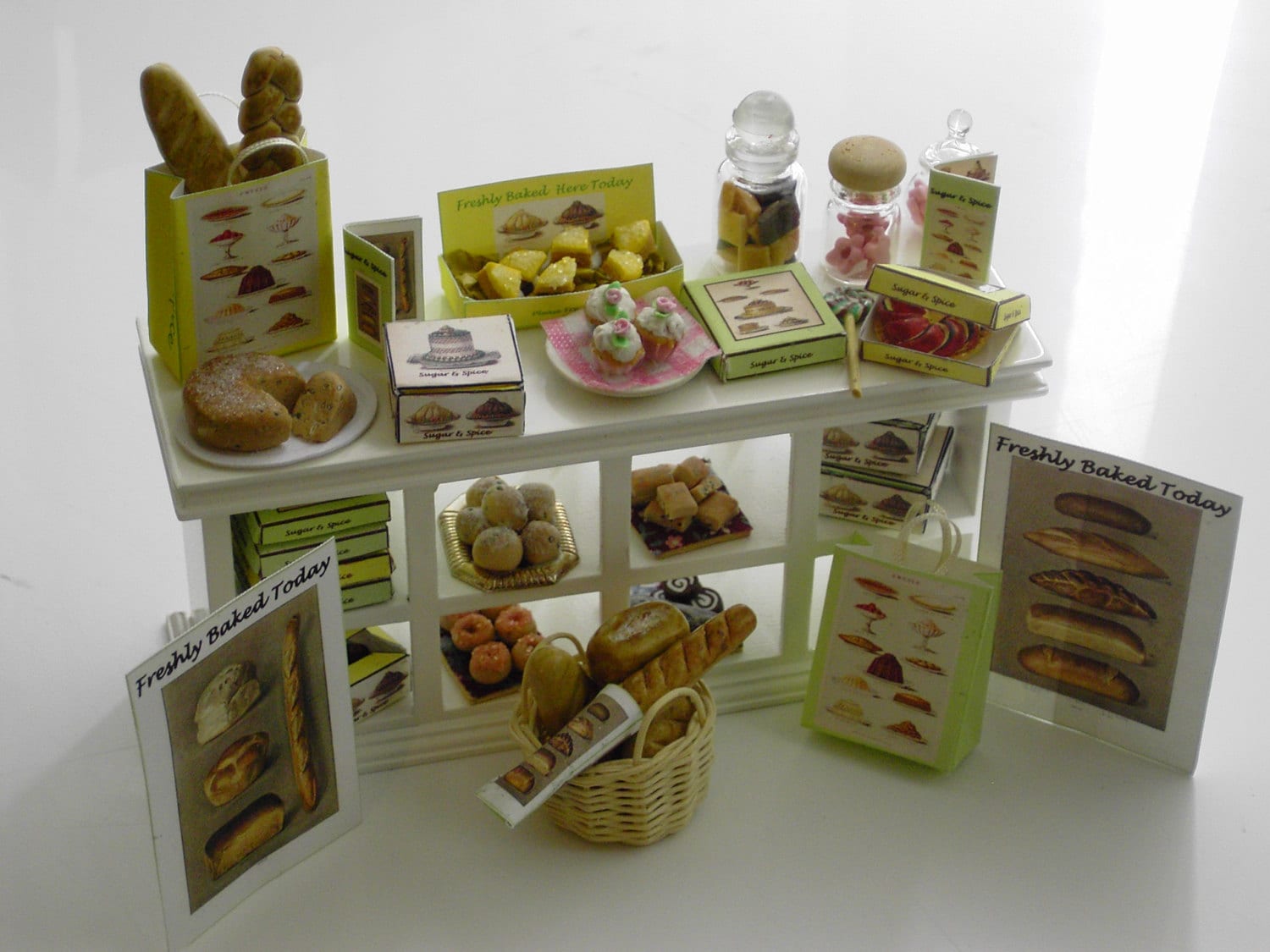 Miniatur-Brot In Papier-Tasche – Puppenhauszubehör Für Küche & Bäckerladen, Maßstab 1:12