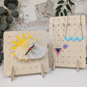 Hölzernes Pegboard Display | Kleiner Utensilo | Verschiedene Größen steht | Unbehandeltes Birkensperrholz | Persönliche Anzeige |  Zimmer Dekor | Lochwand Regal