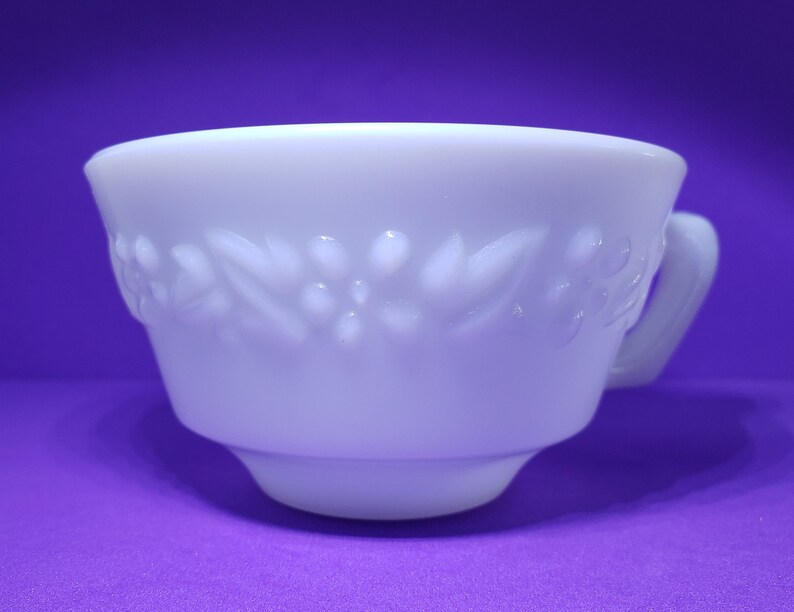 5 Milk Glass CUPS Embossed FLOWERS & IVY Tea Coffee Vtg Hazel Etsy