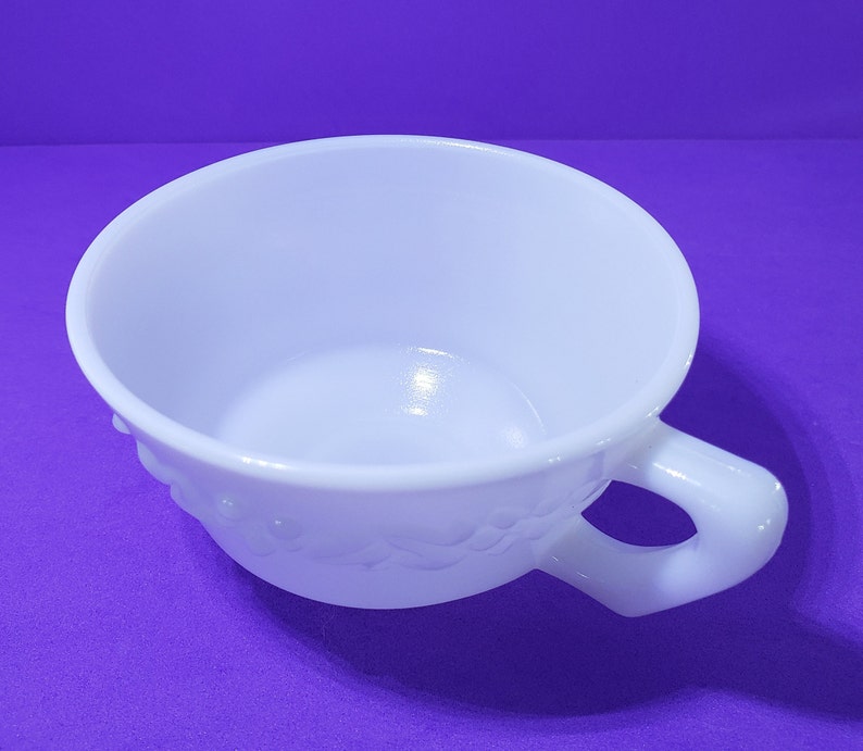 5 Milk Glass CUPS Embossed FLOWERS & IVY Tea Coffee Vtg Hazel Etsy
