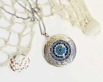 Médaillon pendentif ,médaillon photo Mandala bleu,, médaillon, cadeau pour femme, cadeau pour fille, collier long avec mandala