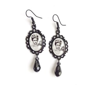 Boho Frida earrings, vintage style Frida earrings in black and white, Frida jewelry, special gift for Frida lovers, gift for best frend image 5
