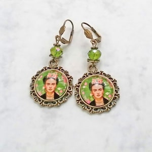 Bronze earrings with glas cabochon Frida,Frida large earrings in olive green, pink Frida earrings, Frida Kahlo jewelry, gift for women imagem 1