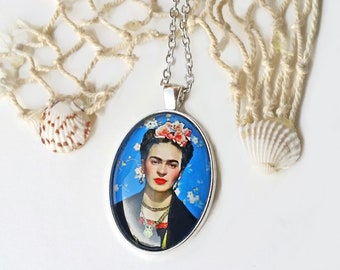 Colgante grande FRIDA azul,collar Frida Kahlo,colgante ovalado Frida,bisuteria Frida Kahlo,regalo para mujer,regalo de Navidad,collar azul