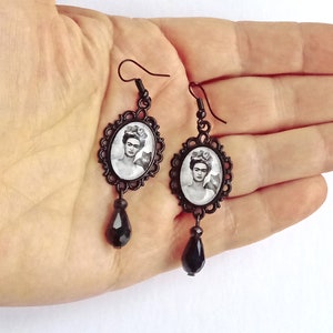 Boho Frida earrings, vintage style Frida earrings in black and white, Frida jewelry, special gift for Frida lovers, gift for best frend image 2