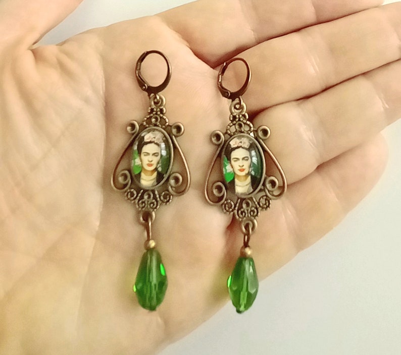 Vintage style earrings FRIDA, Frida Kahlo antique style earrings, Frida Kahlo long earrings, gift for women, Frida Kahlo jewelry verde oscuro